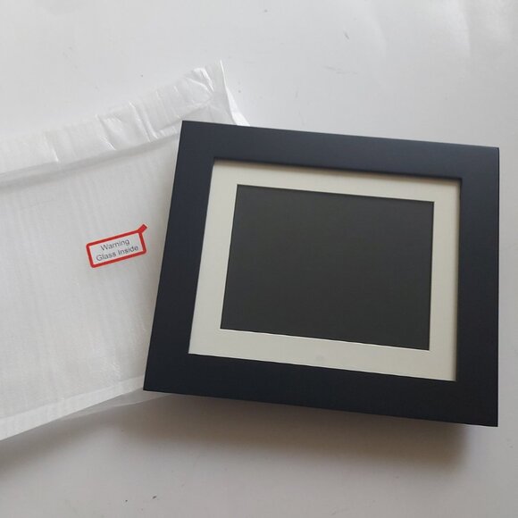 8" LED Digital Photo Frame - Picture 4 of 10